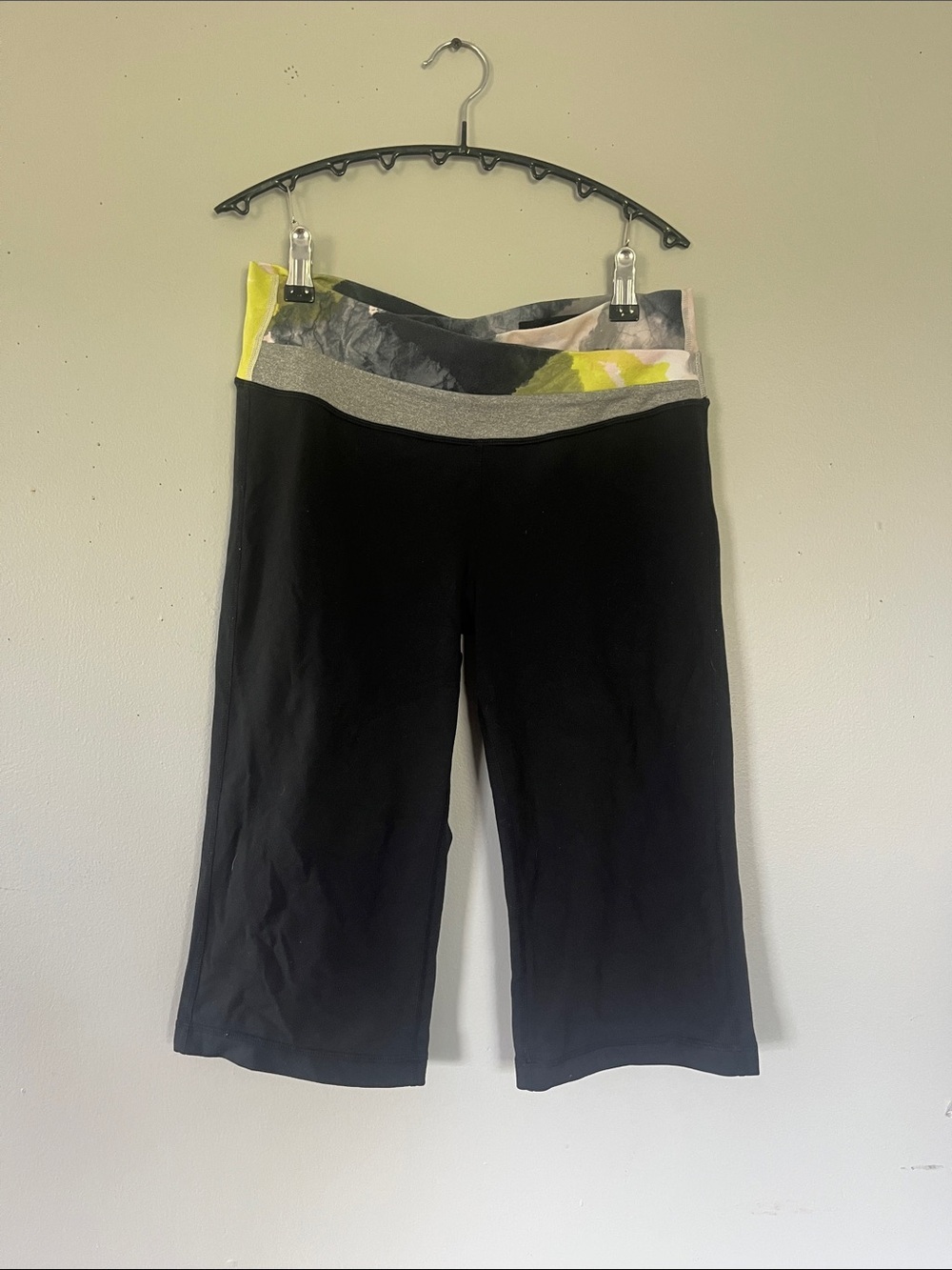 lululemon athletica Black Capri Leggings with Yellow & Gray Waistband 8